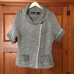 Short sleeved wool sweater